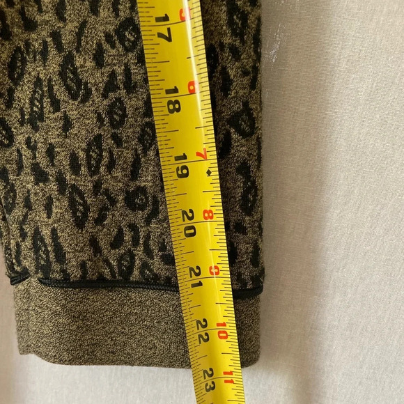 Soft Works Petite cheetah  Cardigan Sz L - Picture 6 of 7